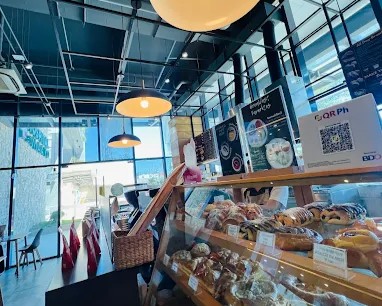 BakeMoreカフェ&セブンイレブン